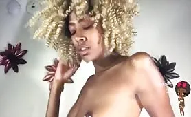 Black chick twerking