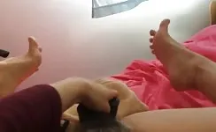 She squirts on bed in slow motion