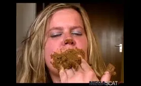Lady Smears Crap on Her Face