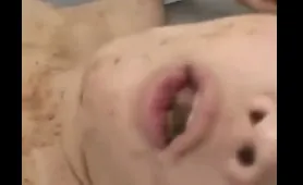Babe Shits While Eating