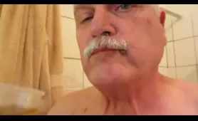 Guy Drinks Piss After Shitting