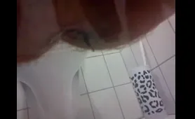Curvy Babe Tries to Poop