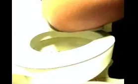 Women Poop in the Toilet