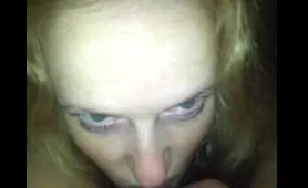 Lady Shits in Her Mouth