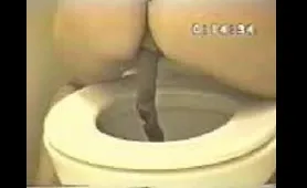 Classic Babe Takes a Nice Dump