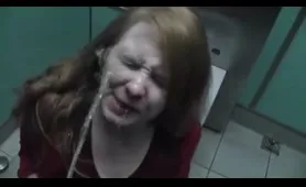 Amateur Woman Pees in Shower