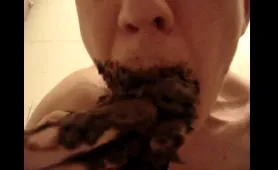 Woman Shits on Her Face