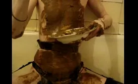 Brown Babe Takes a Nice Shit Shower