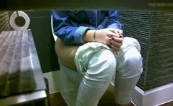 Using a hidden camera to spy on sexy teen