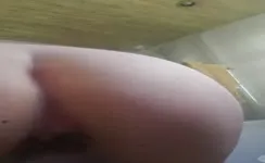 Curvy babe shitting
