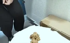 Hot college girl did a real mess