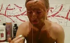 Sexy blonde milf that smears shit