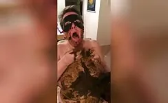 Shit covered bbw in hot smearing solo 