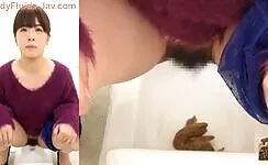 Hairy Jap mommy caught pooping 
