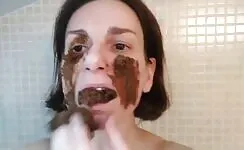 Mature wife eating shit 