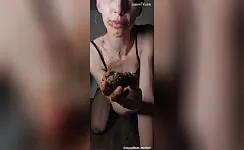 Hottie Dumps a Messy Poop