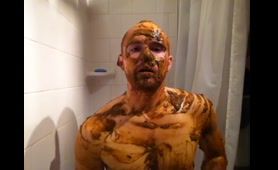 Ginger Takes a Shit Bath