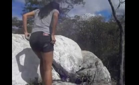 Polka dots lady takes a dump