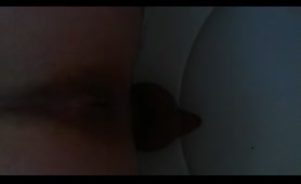 Amateur Lady Poops in the Toilet