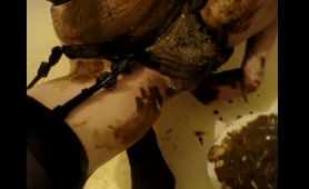 Hottie craps in panties during anal Play