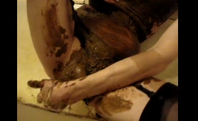 Babe enjoys anal finger stimulation