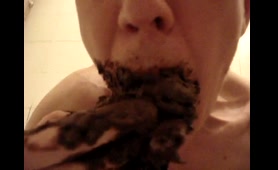 Woman Shits on Her Face