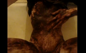 Curvy Babe Gives a Scat Body Massage